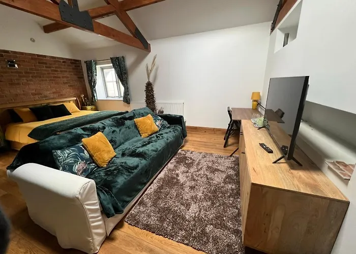 Aplanty House: A Hidden Gem In The Heart Of The Fens